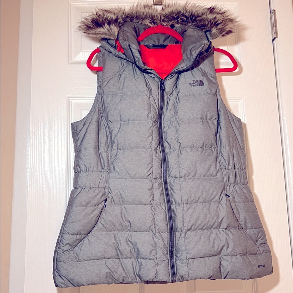 Women’s The North Face faux fur hooded vest Size:XL Color:Grey